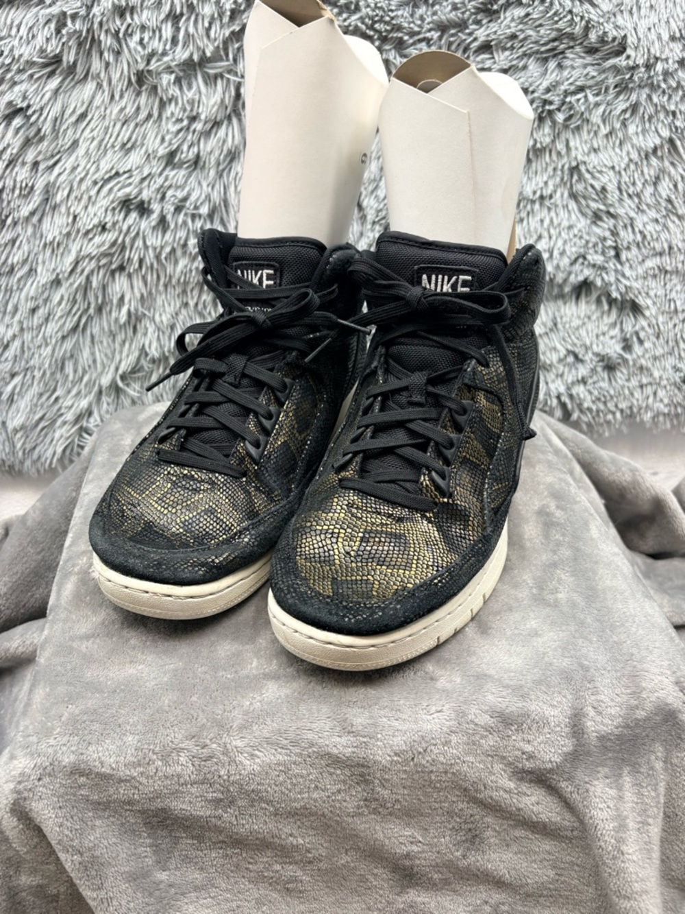 Nike Air Python Sneakers Mens 10.5 Hi Top Snake Skin Print Black 705066 002